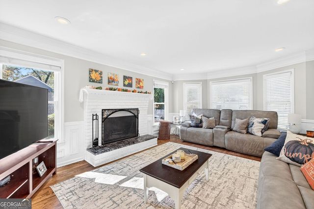 10905 Shallowford Road, Roswell, GA 30075