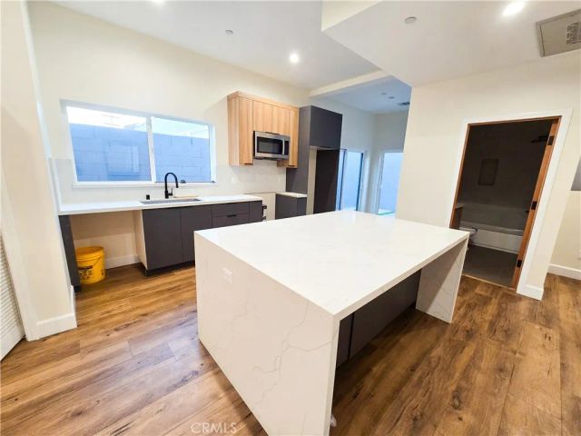 1816 S Hauser Boulevard, Los Angeles, CA 90019