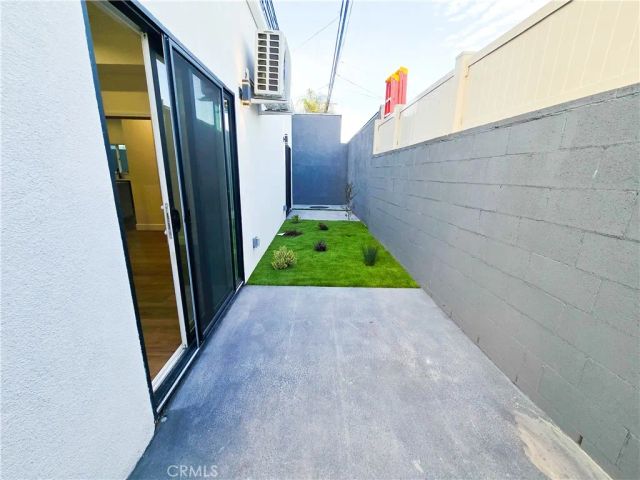 1816 S Hauser Boulevard, Los Angeles, CA 90019