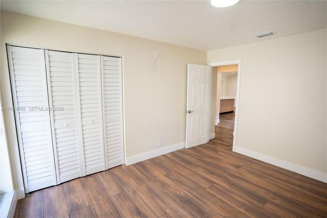 8915 NW 26th Ct, Coral Springs, FL 33065