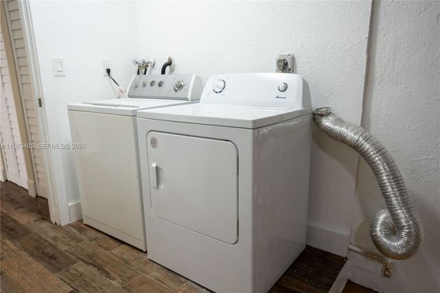 8915 NW 26th Ct, Coral Springs, FL 33065