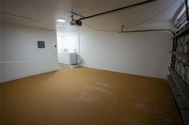 8915 NW 26th Ct, Coral Springs, FL 33065