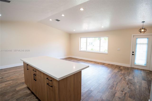 8915 NW 26th Ct, Coral Springs, FL 33065