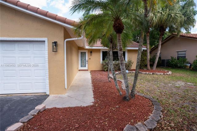 8915 NW 26th Ct, Coral Springs, FL 33065