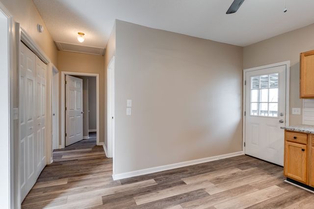 68 N Main St, Springfield, TN 37172