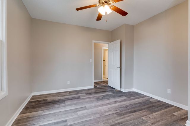 68 N Main St, Springfield, TN 37172