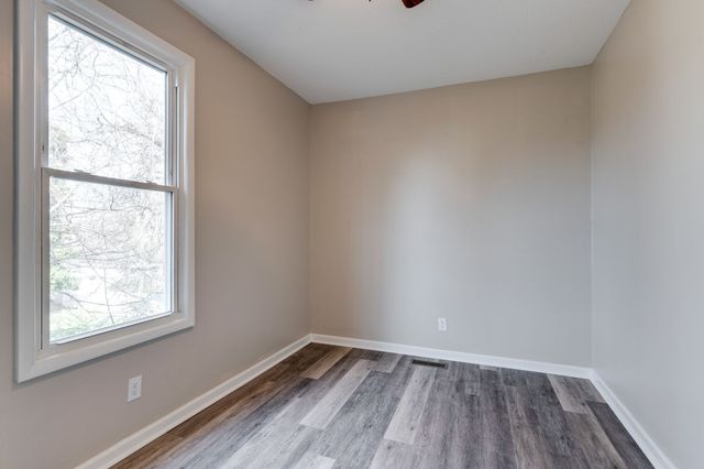 68 N Main St, Springfield, TN 37172