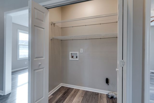 68 N Main St, Springfield, TN 37172