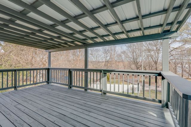 68 N Main St, Springfield, TN 37172