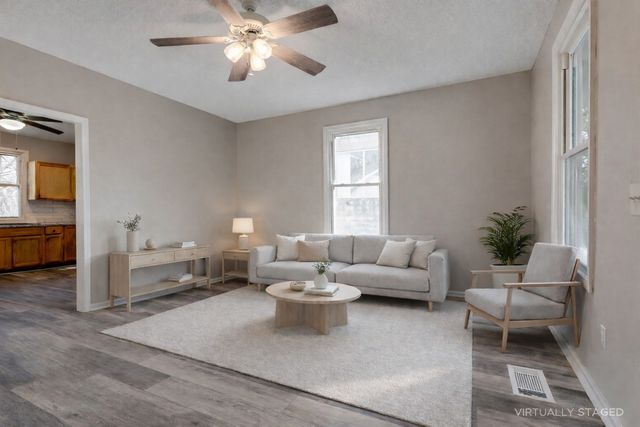 68 N Main St, Springfield, TN 37172