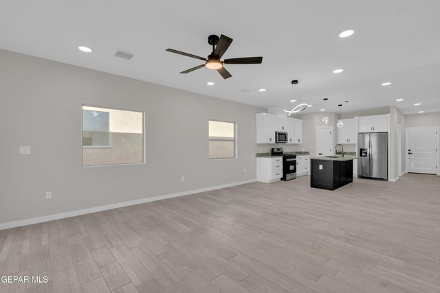 12329 Jack Vowell Way, El Paso, TX 79934