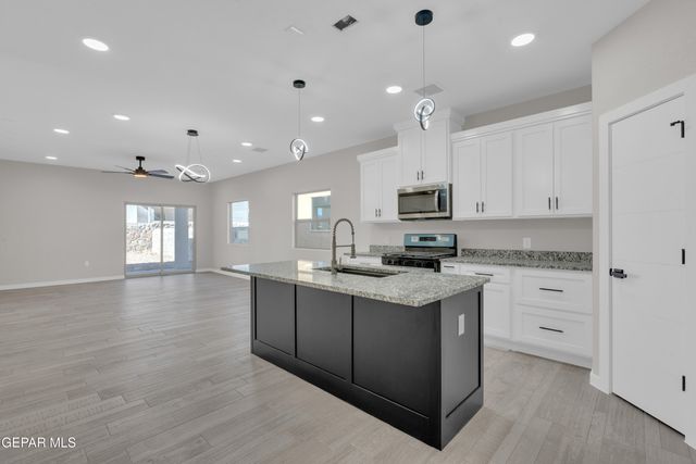 12329 Jack Vowell Way, El Paso, TX 79934