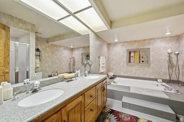 12144 S MOUNTAIN SHADOW RD, Sandy, UT 84092