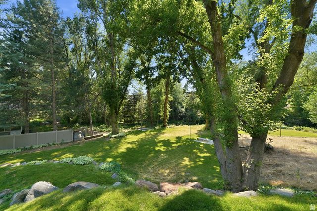 12144 S MOUNTAIN SHADOW RD, Sandy, UT 84092