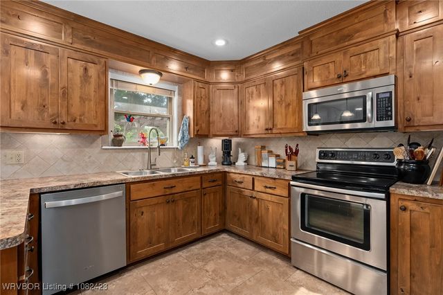 533 S Arkansas Avenue, Van Buren, AR 72956