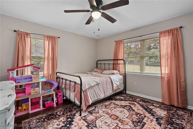 533 S Arkansas Avenue, Van Buren, AR 72956
