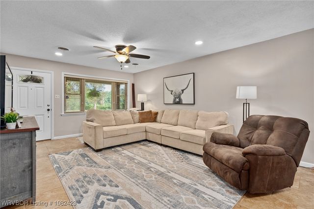 533 S Arkansas Avenue, Van Buren, AR 72956