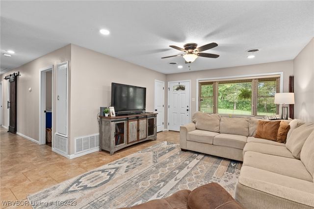 533 S Arkansas Avenue, Van Buren, AR 72956