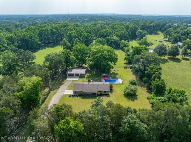 533 S Arkansas Avenue, Van Buren, AR 72956