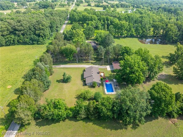 533 S Arkansas Avenue, Van Buren, AR 72956