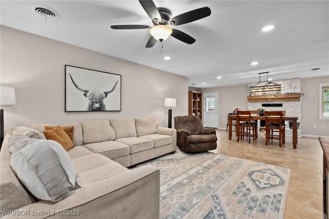 533 S Arkansas Avenue, Van Buren, AR 72956