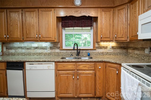 6000 George Hildebran School Road, Hickory, NC 28602