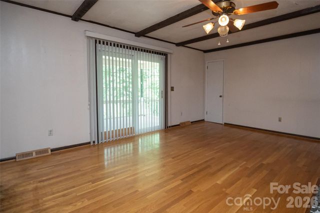 6000 George Hildebran School Road, Hickory, NC 28602
