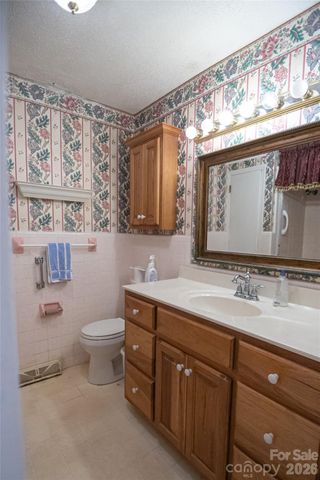 6000 George Hildebran School Road, Hickory, NC 28602