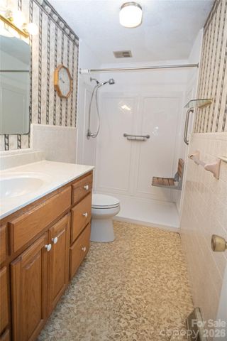 6000 George Hildebran School Road, Hickory, NC 28602