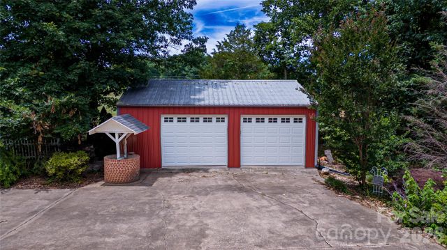 6000 George Hildebran School Road, Hickory, NC 28602