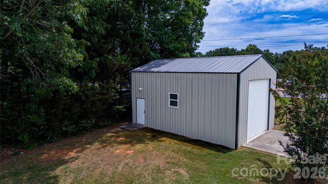 6000 George Hildebran School Road, Hickory, NC 28602