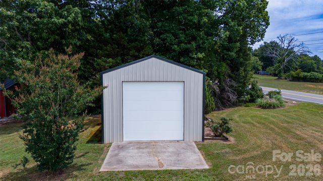 6000 George Hildebran School Road, Hickory, NC 28602