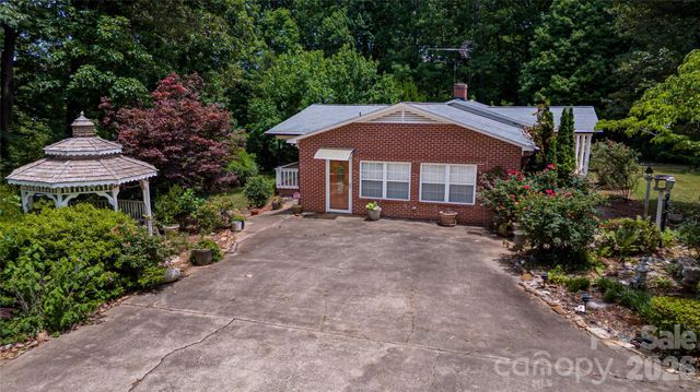 6000 George Hildebran School Road, Hickory, NC 28602