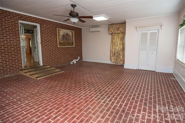 6000 George Hildebran School Road, Hickory, NC 28602