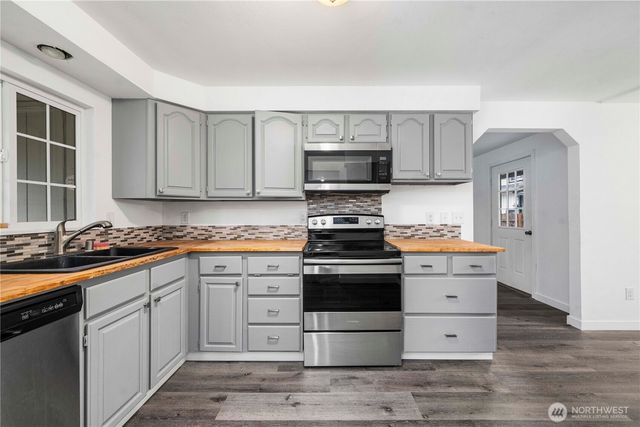 18420 Albany Street SW, Rochester, WA 98579