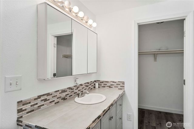 18420 Albany Street SW, Rochester, WA 98579