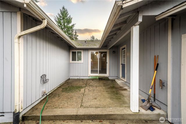 18420 Albany Street SW, Rochester, WA 98579