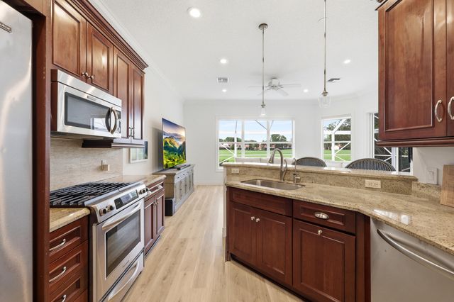 2 Monterey Pointe Drive, Palm Beach Gardens, FL 33418