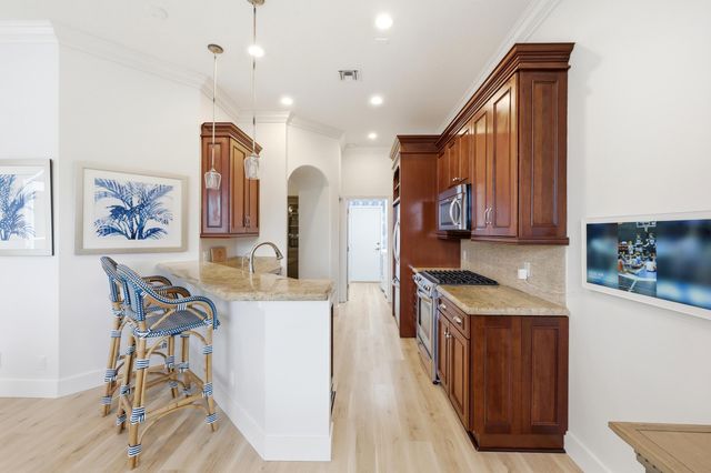 2 Monterey Pointe Drive, Palm Beach Gardens, FL 33418