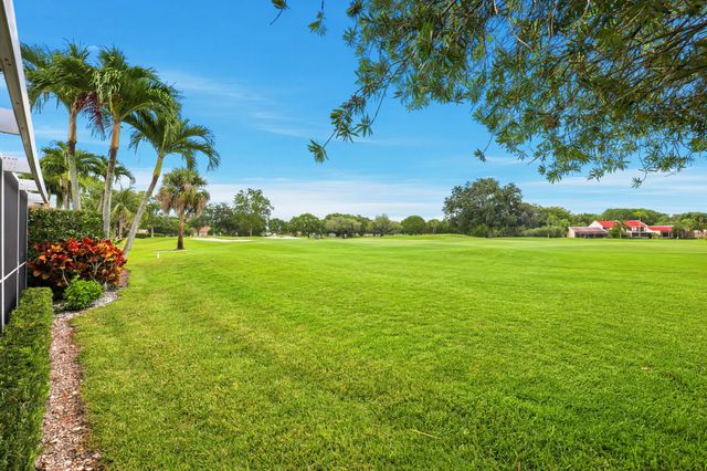2 Monterey Pointe Drive, Palm Beach Gardens, FL 33418