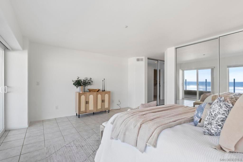 Image 19 of property listing at 1362 Seacoast Dr B, Imperial Beach, CA 91932
