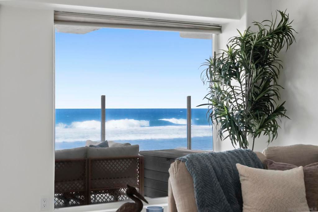 Image 3 of property listing at 1362 Seacoast Dr B, Imperial Beach, CA 91932