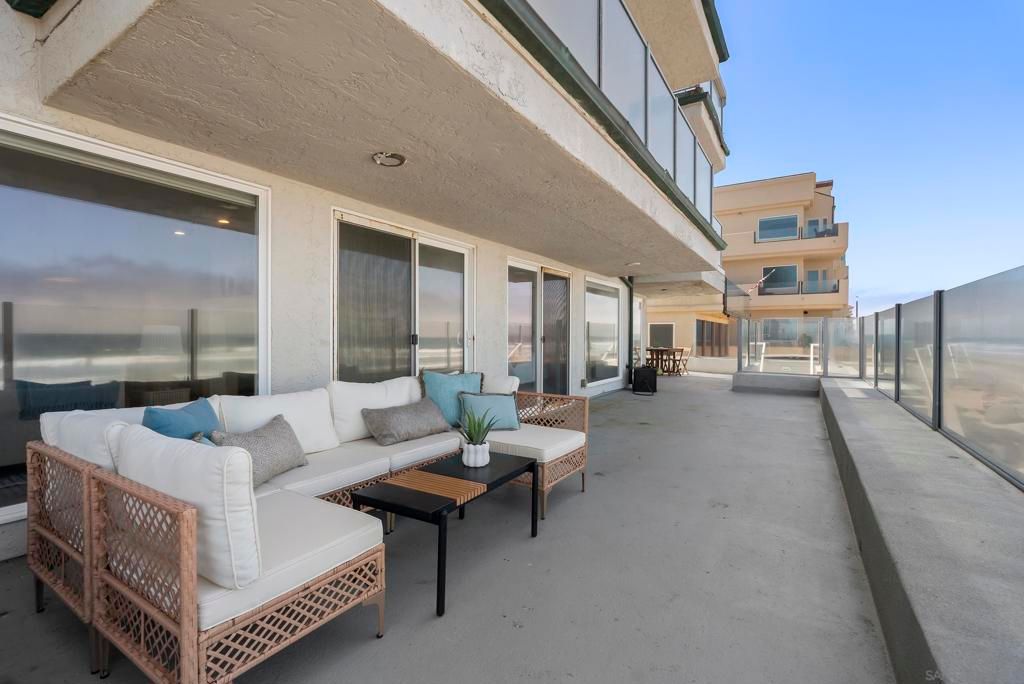 Image 5 of property listing at 1362 Seacoast Dr B, Imperial Beach, CA 91932