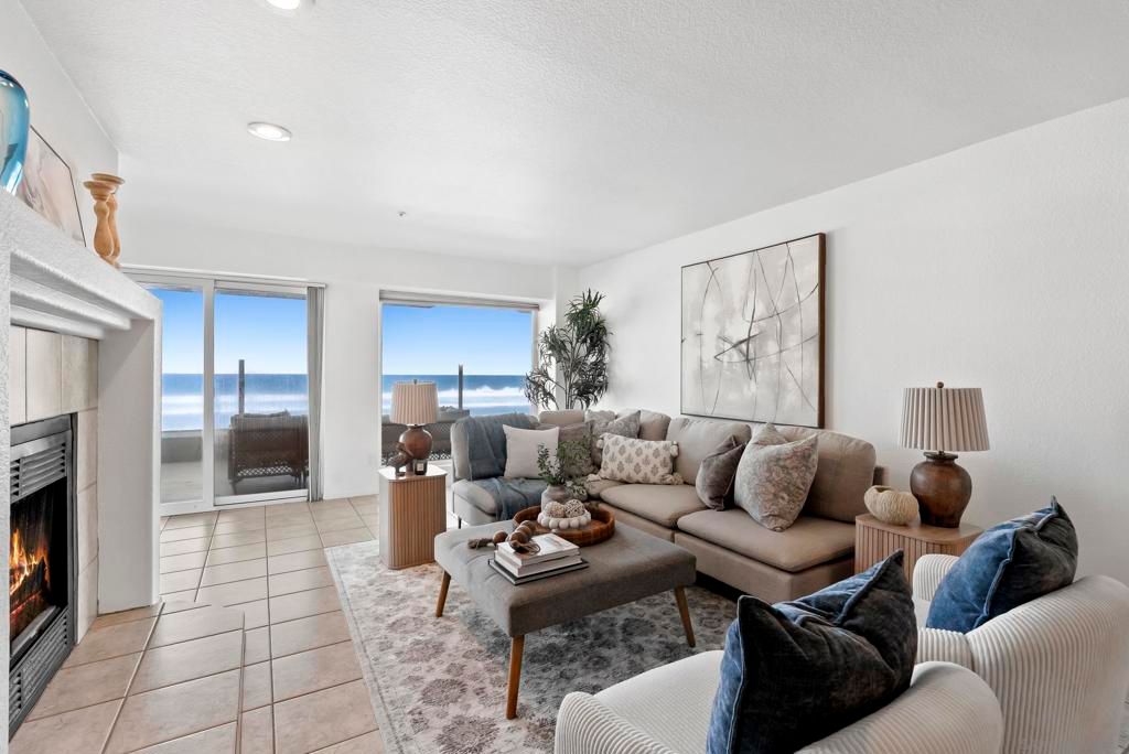 Image 7 of property listing at 1362 Seacoast Dr B, Imperial Beach, CA 91932