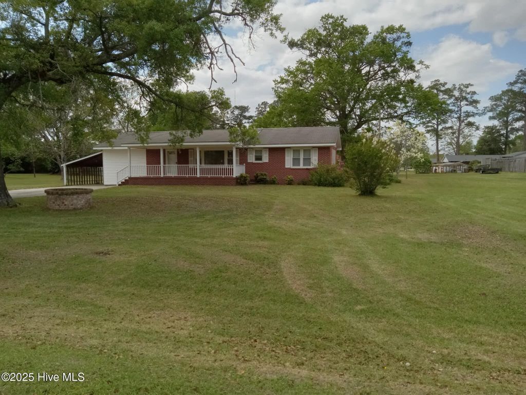 204 Glenburnie Drive, New Bern, NC 28560
