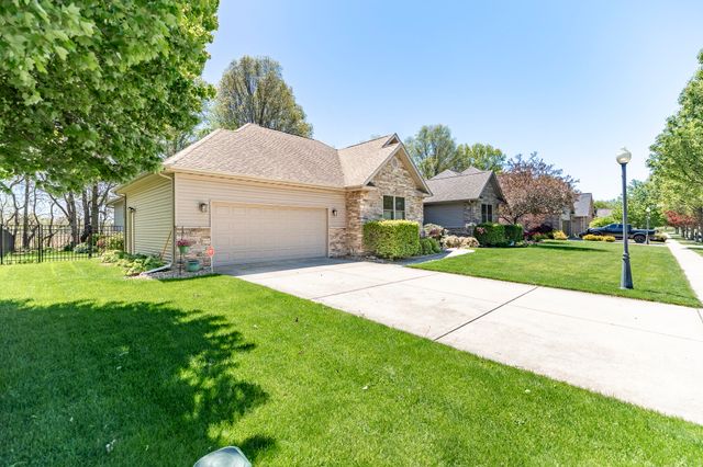 4171 Westwood Lane S, Chesterton, IN 46304