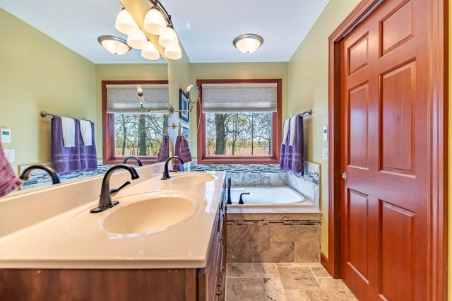 4171 Westwood Lane S, Chesterton, IN 46304
