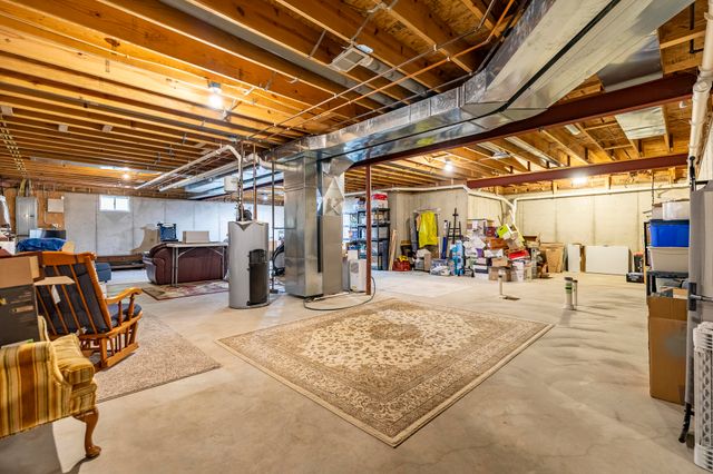 4171 Westwood Lane S, Chesterton, IN 46304