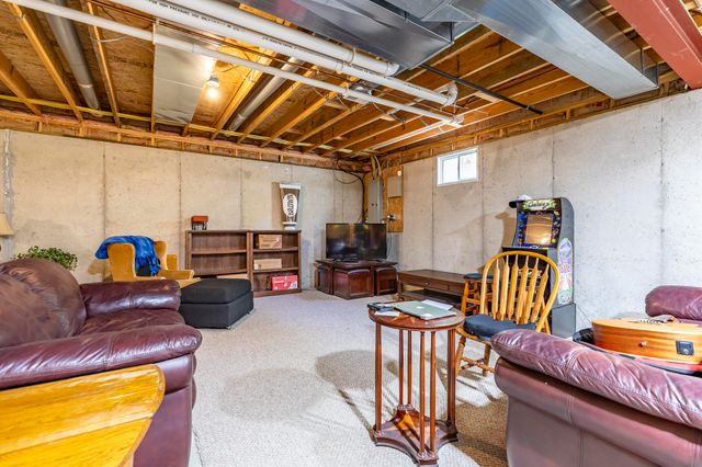 4171 Westwood Lane S, Chesterton, IN 46304