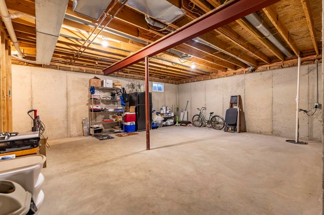 4171 Westwood Lane S, Chesterton, IN 46304